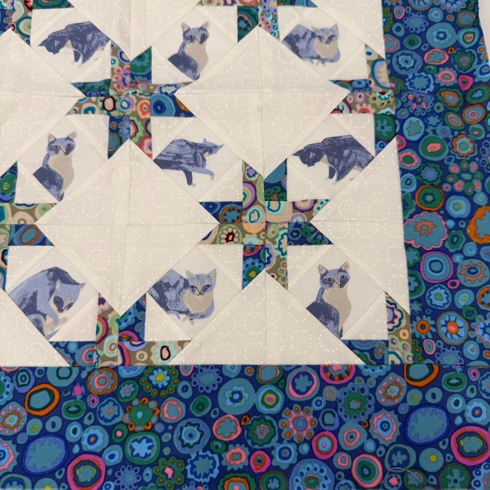 1.a.0.0.0.1.h.3 Cat Quilt Block Top 16.5 Pieced Blue Floral Geometric Unfinished
